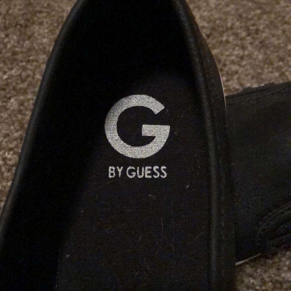 GUESS SLIP ON FLATS